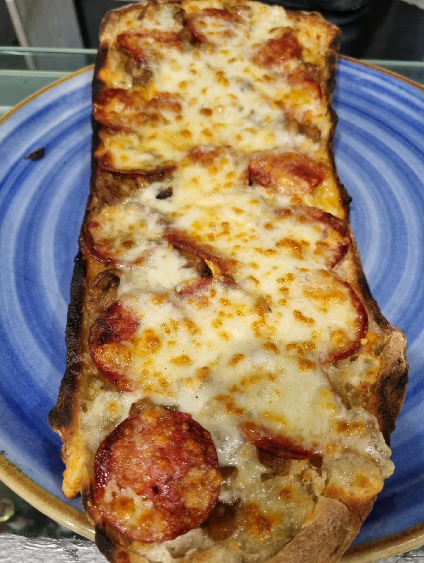 BRUSCHETTONE DI PIZZA
VIENI  AD ASSAGGIARE IL NUOVO GUSTO,FUNGHI PORCINI SALAME PICCANTE 🌶️ E MOZZARELLA 
PIZZERIA A TUTTO RUOTO 
VIA ROMA 44 POGGIOMARINO